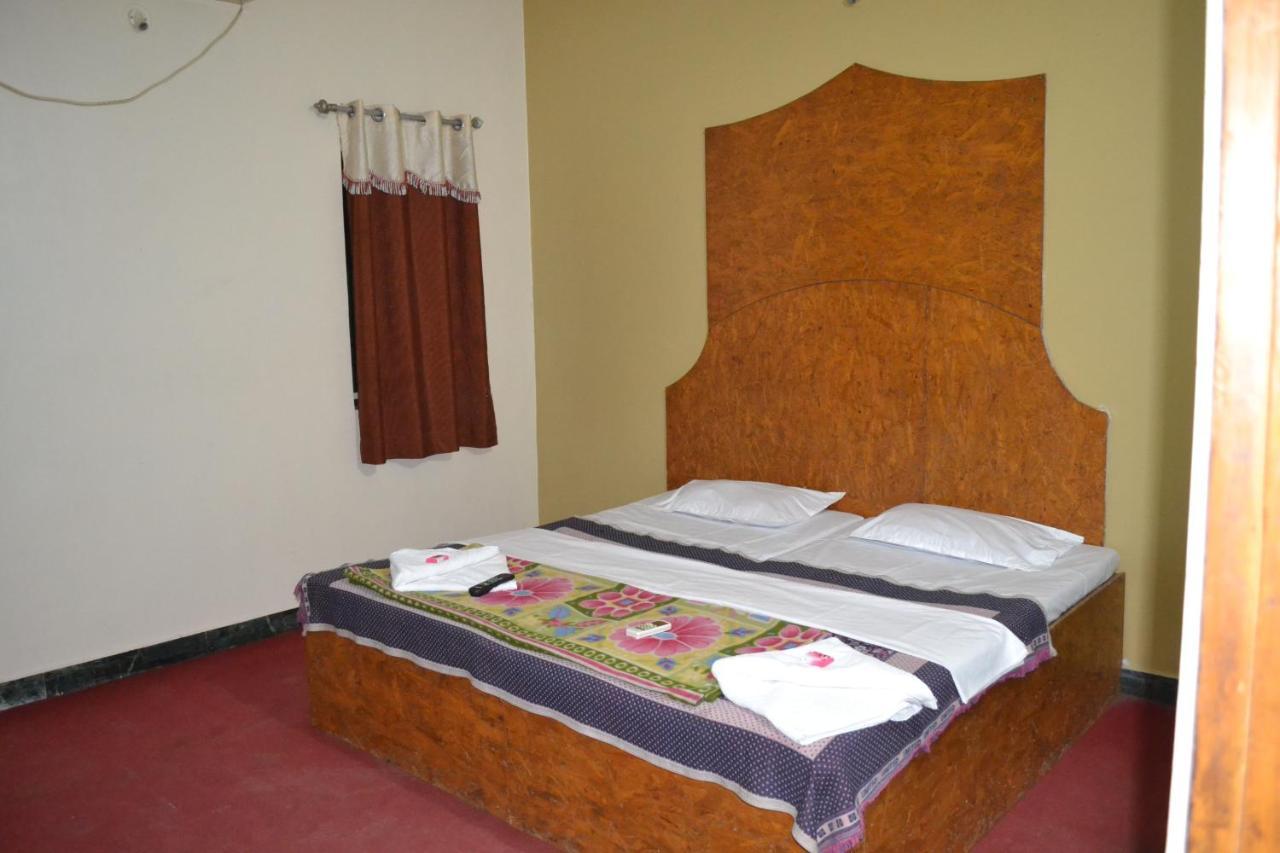 Hotel Maurya Аурангабад Экстерьер фото
